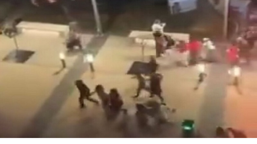 جرحى بإطلاق نار خلال حفل إضاءة شجرة الميلاد في كونكورد (فيديو)