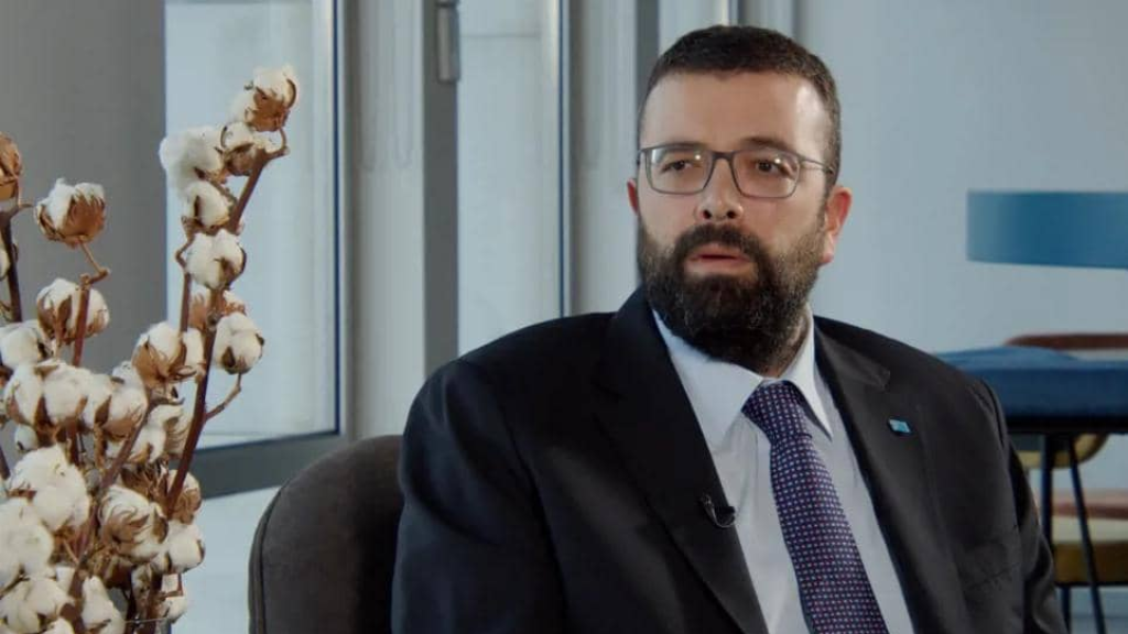 أحمد الحريري يشيد بـ