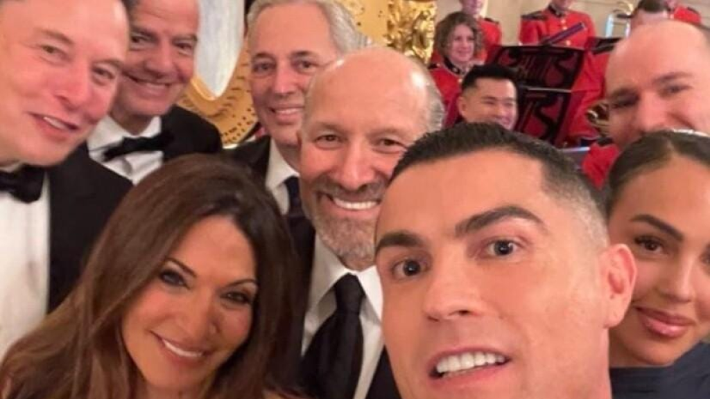 ليلة لا تُنسى.. رونالدو يُفاجئ البيت الأبيض!