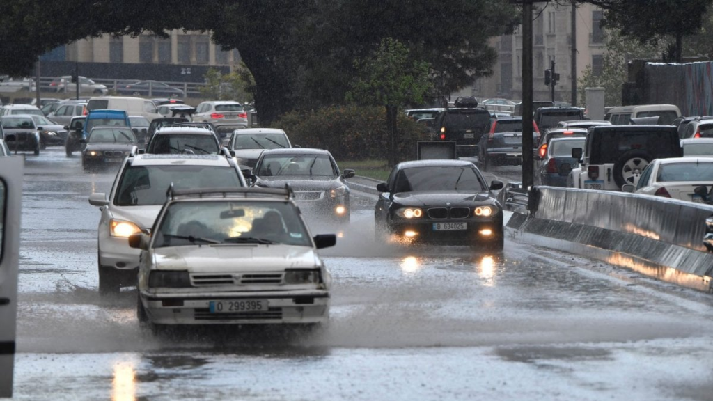 الأمطار تأخرت هذا العام أيضاً والحلول الترقيعية مستمرة… لبنان مُصاب بالفقر المائي!