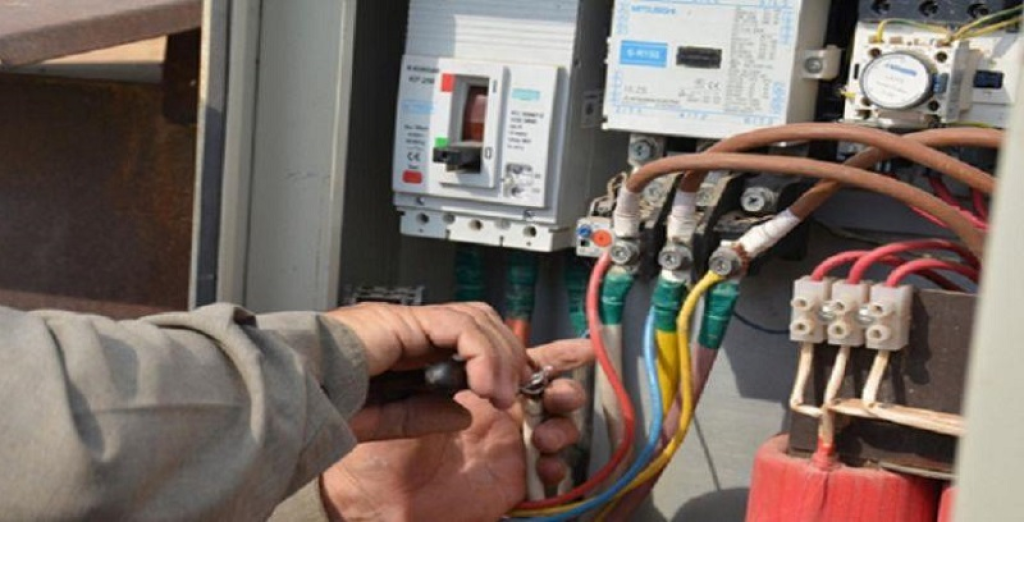 جابي الكهرباء.. جمَعَ الأموال وهرب