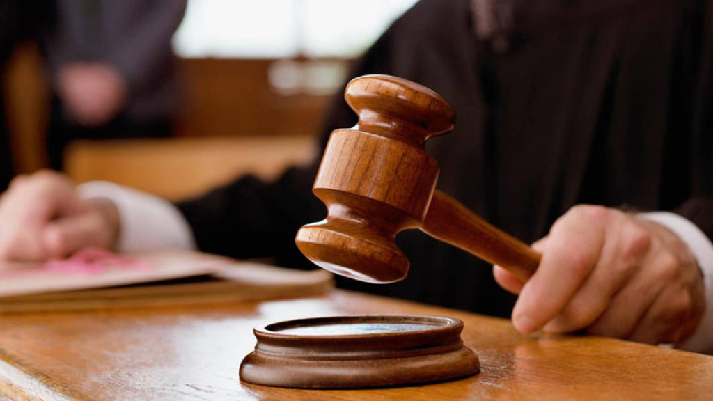 جنايات عمان: سجن سائق حكومي حول وظيفته في مكافحة التسول إلى شبكة 