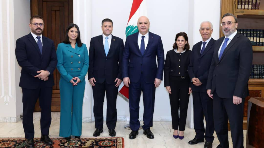 الرئيس جوزاف عون استقبل رئيس مجلس الإدارة المدير العام لمرفأ بيروت مع أعضاء المجلس.