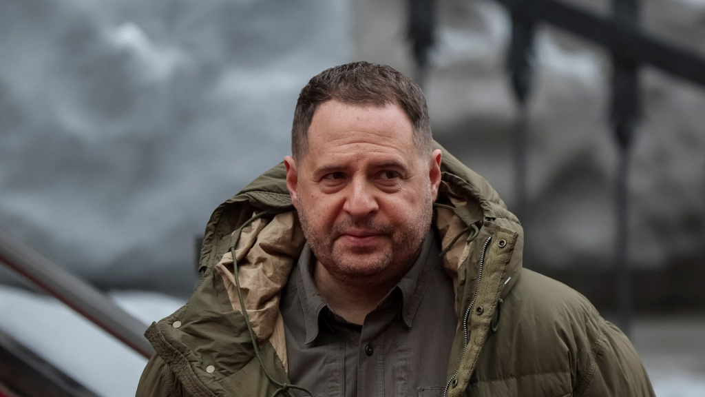 نيران بمكتب زيلينسكي.. كبير مفاوضي أوكرانيا يخضع للتحقيق في قضية فساد