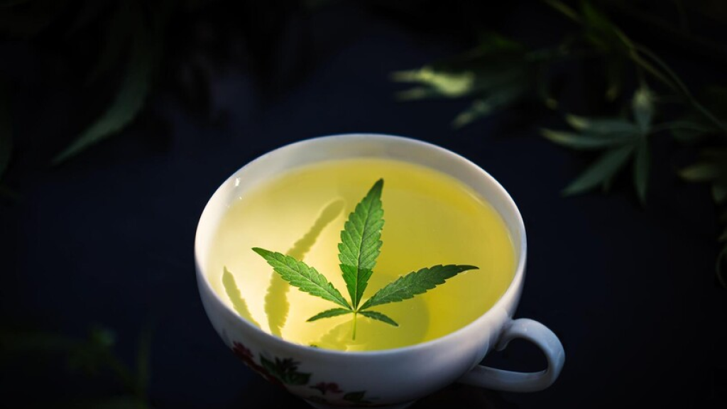 شاي صيني يطيح برخصة قيادة رجل في سانت بطرسبرغ!