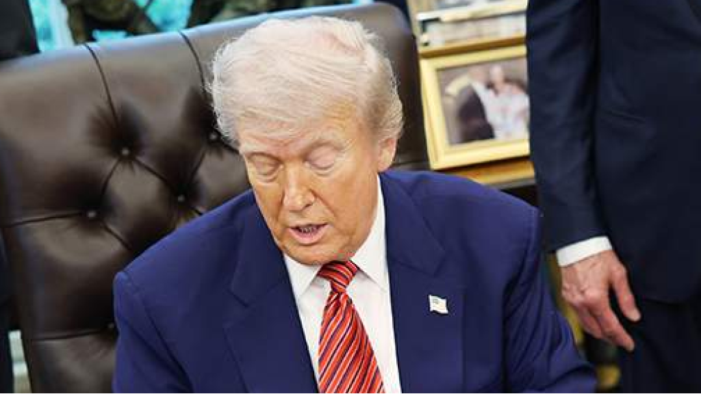 ماذا دار بين ترامب ومادورو في المكالمة الهاتفية؟