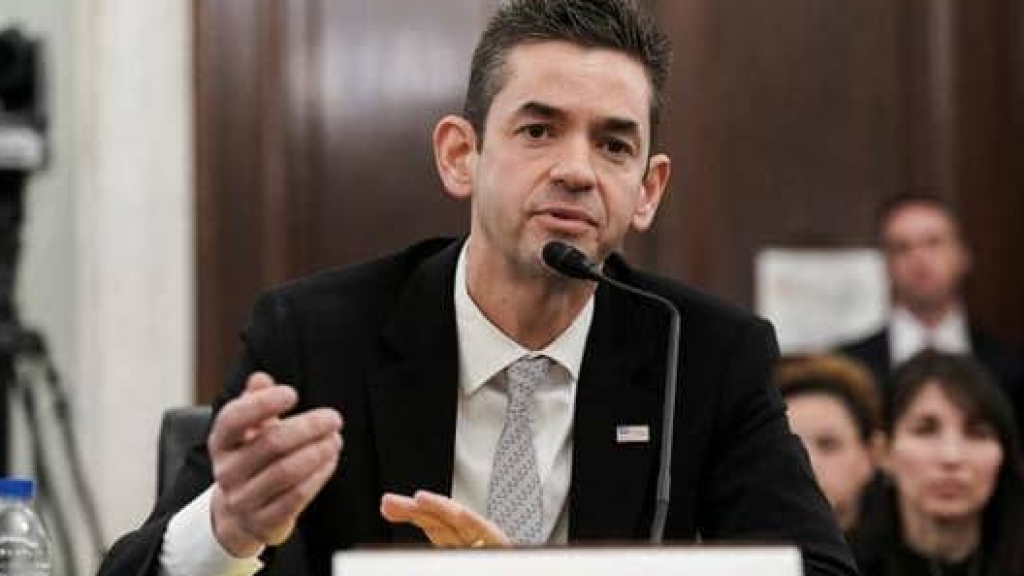 رائد فضاء ملياردير يسعى لقيادة ناسا.. سحب ترامب ترشيحه له ثم أعاده