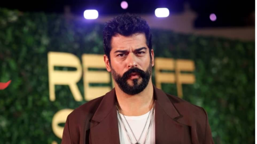 الممثل التركي بوراك أوزجيفيت يُنتخب ملكًا من معجبيه في روسيا