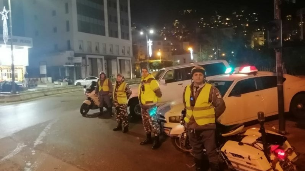 بمناسبة إنارة شجرة الميلاد ولإزالة الزينة بعد انتهاء زيارة البابا... تدابير سير في الكحالة وجونيه