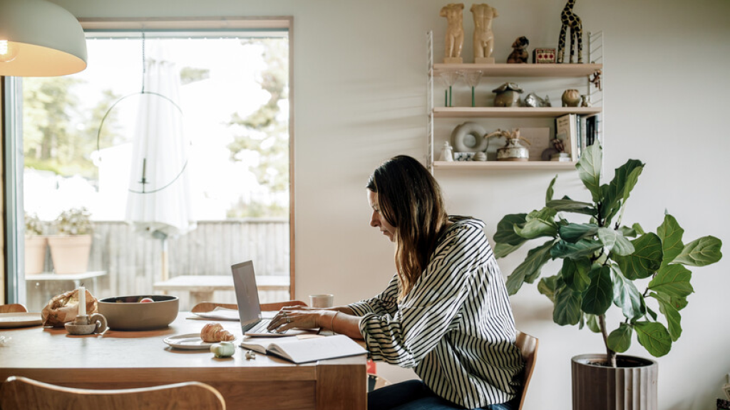 كيف يؤثر العمل من المنزل على الصحة النفسية؟