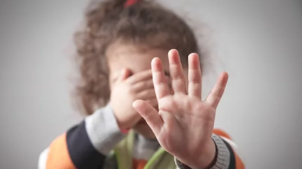 تحرش واعتداء جنسي على الأطفال.. والمتورطون رجال دين!