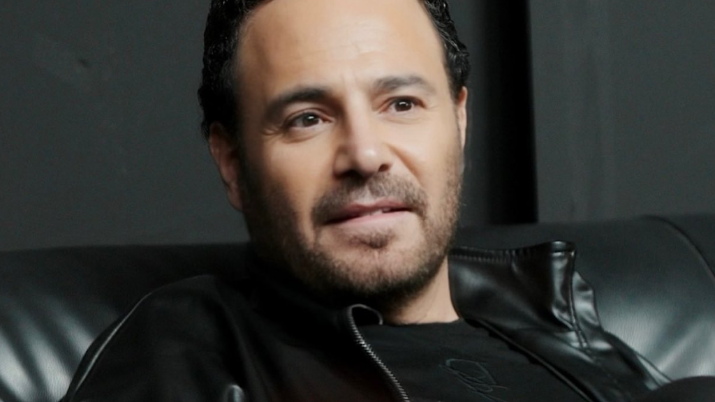 عاصي الحلّاني… حين يضيء القمر من قلب الصوت