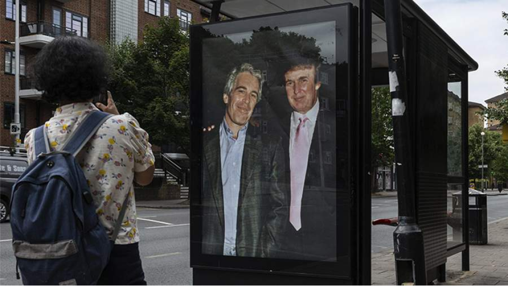 محكمة في نيويورك تأذن بالكشف عن مواد إضافية في قضية الممول جيفري إبستين