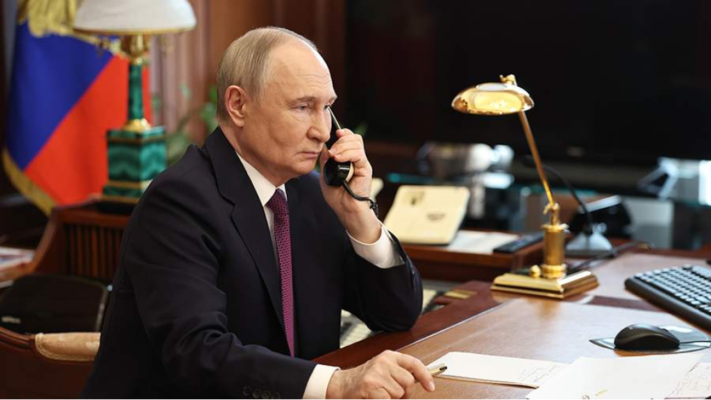 ماذا دار بين بوتين والقادة العسكريين على الجبهة؟