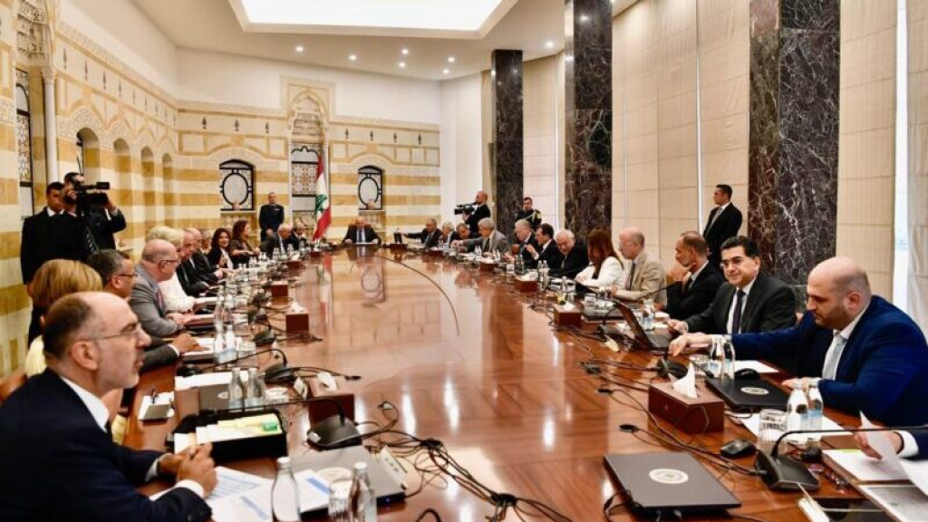 مجلس الوزراء يقر قانون تفريغ باخرة “الغاز أويل”