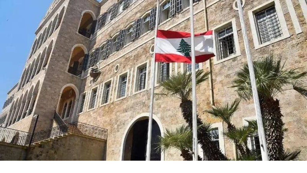 وزير يقع في فخ طرح مشبوه لشطب الفوائد من ودائع المودعين