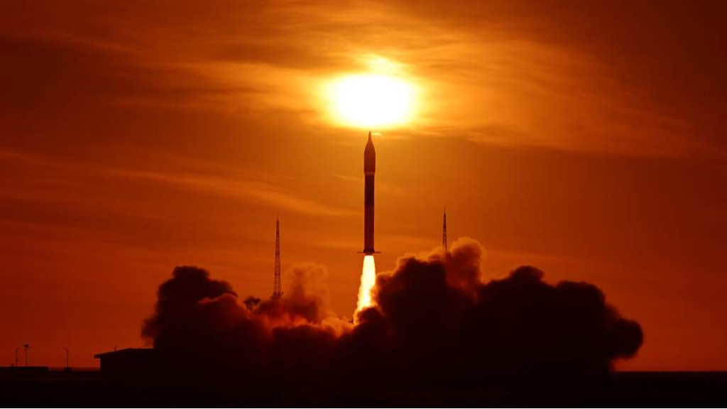 الصين تطلق قمرين صناعيين إلى المدار باستخدام صاروخ كوايتشو-11