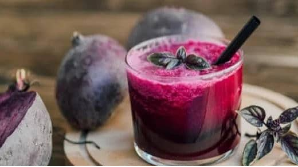 الشمندر أم الرمان.. أي عصير هو الأفضل لخفض ضغط الدم؟