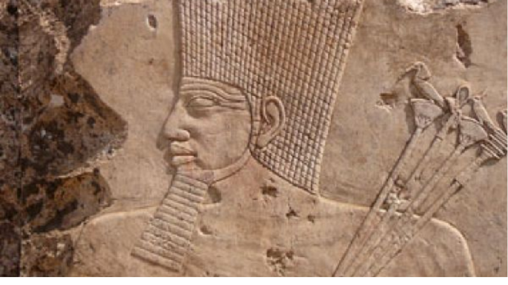 مصر.. كشف تفاصيل العثور على تمثال ضخم يزن 60 طنا في صان الحجر