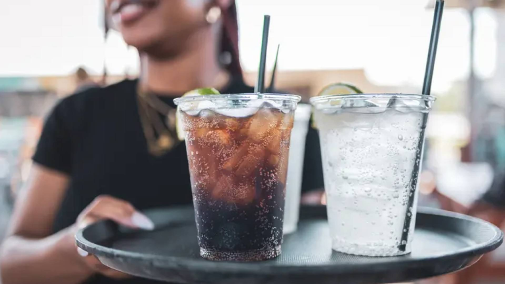  مشروبات شائعة تحتوي على سكر أكثر من كعكة الدونات!