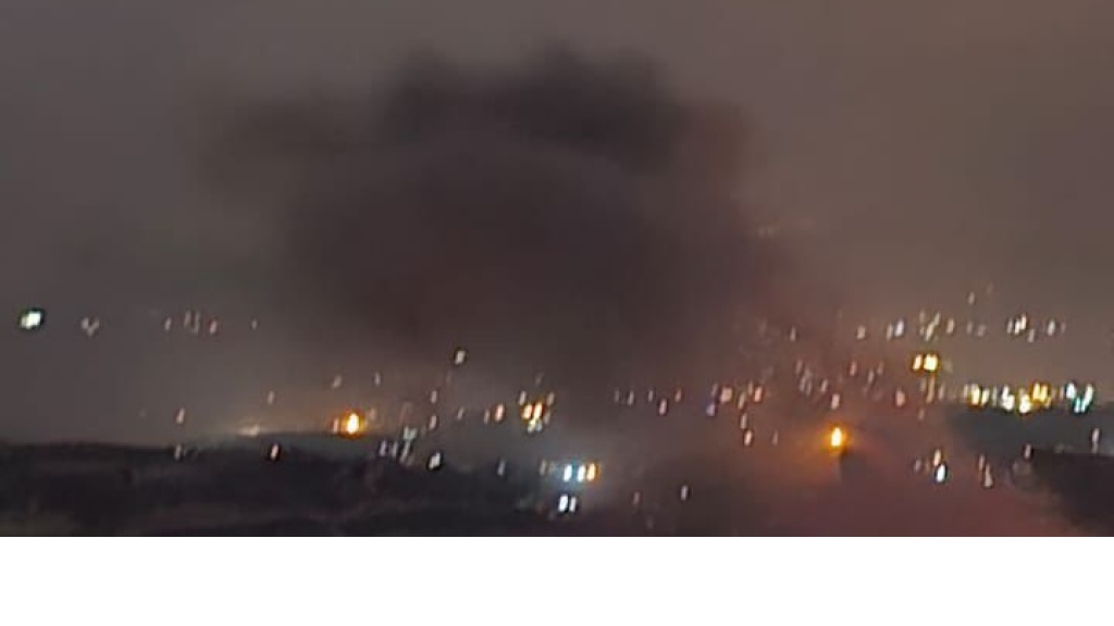 قنابل على عيترون ليلاً