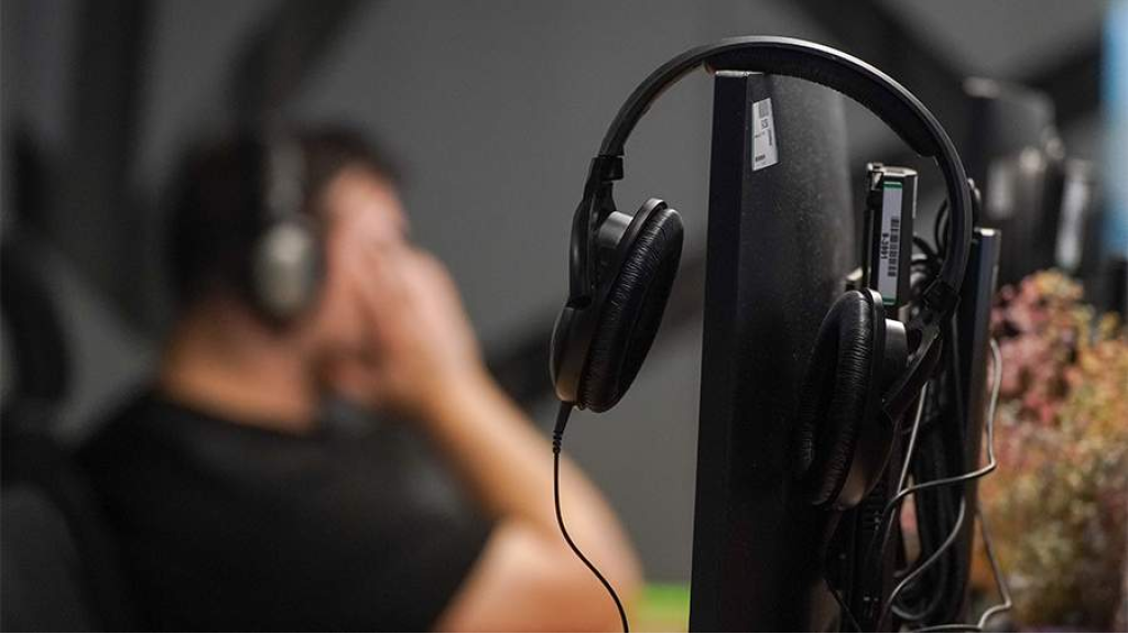 السويد: الإرهاق الوظيفي يقلل من دخل العمال لسنوات قادمة