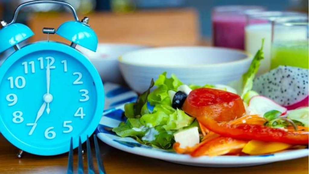 ما الوقت الأمثل لتناول العشاء خلال الشتاء؟   