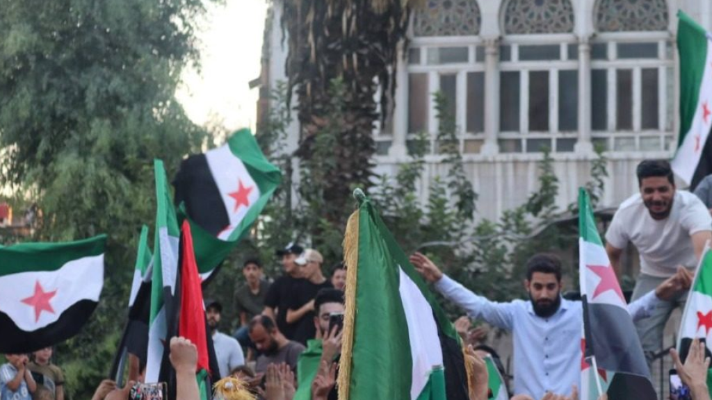 غضب سوري عارم.. مظاهرات حاشدة في عدة محافظات تنديداً بالعدوان الإسرائيلي وتطالب المجتمع الدولي بالتحرك