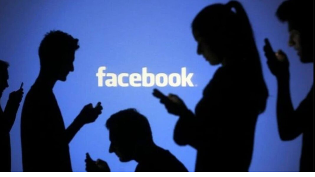 “فيسبوك” يعتزم فرض رسوم على مشاركة المستخدمين للروابط الخارجية