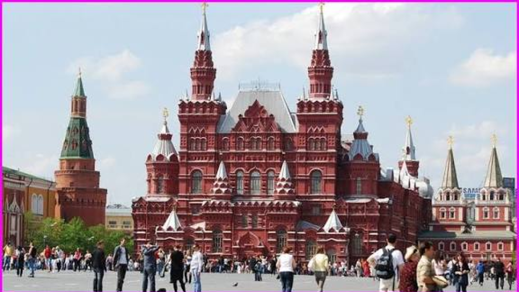 الكرملين ينفي التحضير لمحادثات ثلاثية