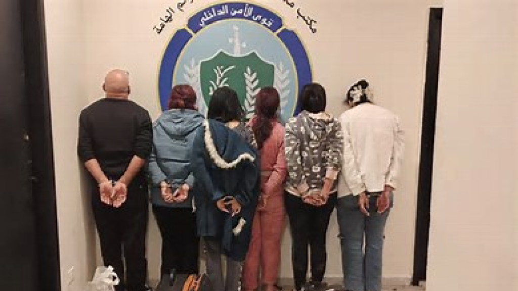 في لبنان... توقيف فتيات بجرم ممارسة أعمال الدعارة وسائق السيّارة الذي يقلّهنّ