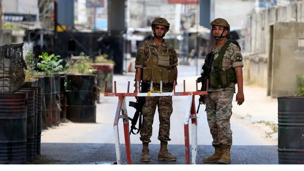 الجيش يضبط معمل مخدرات ويوقف مطلوبًا