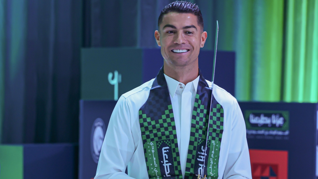 رونالدو يشتري قصرين فاخرين في جزيرة معزولة