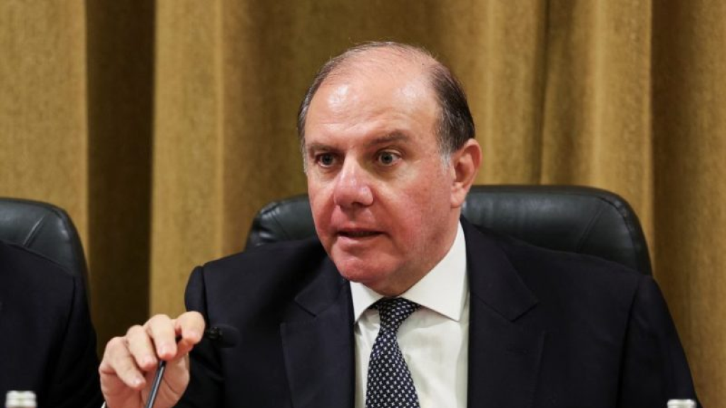 حاكم مصرف لبنان المركزي يتحفظ على مشروع قانون سداد الودائع