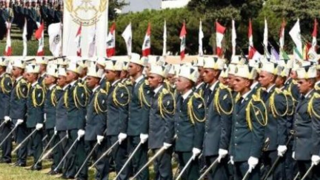 رئيسا الجمهورية والحكومة والوزراء المعنيون وقعوا مراسيم ترقية ضباط