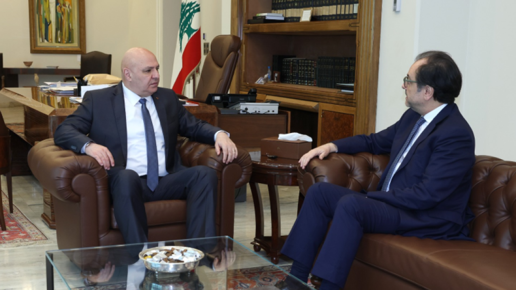 الرئيس عون تابع مع سفير لبنان في فرنسا الاتصالات الجارية والتحضيرات لمؤتمرات دعم لبنان والجيش