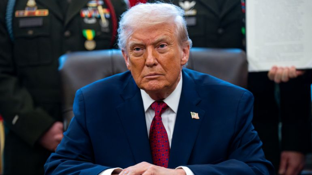 لوموند: ترامب بدأ يدرك نهايته التي لا محيد عنها