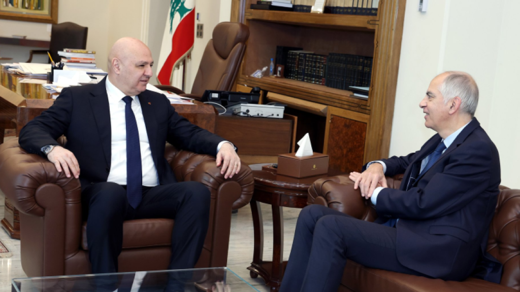 الرئيس عون بحث مع السفير الفرنسي التحضيرات الجارية لإنعقاد مؤتمر دعم الجيش والقوات المسلحة اللبنانية في باريس