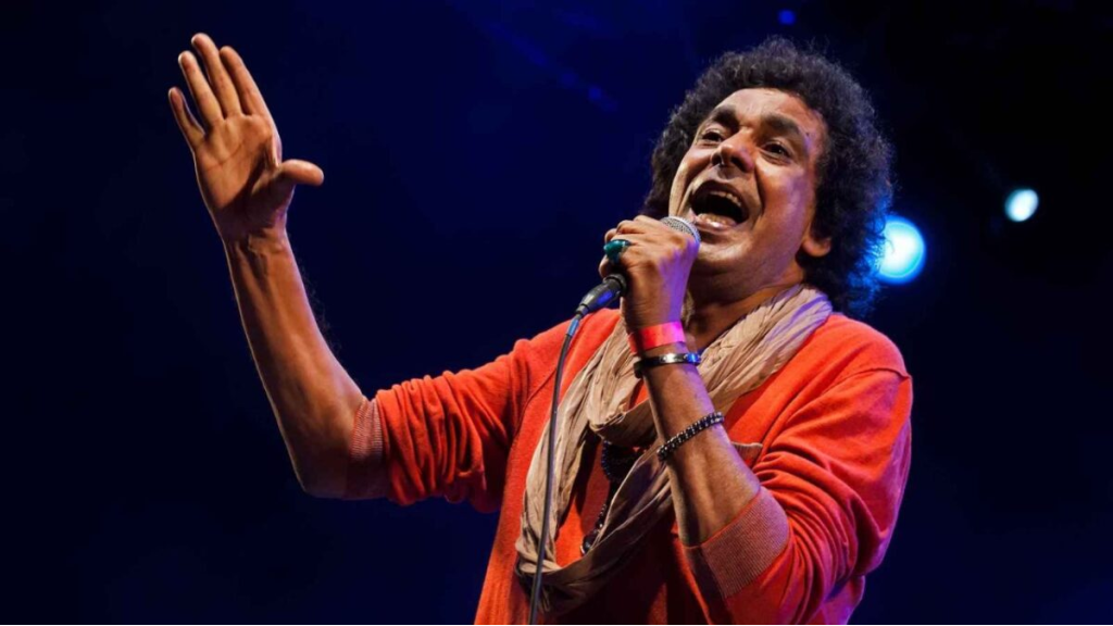 طمأنة لجمهور الكينغ محمد منير حالته الصحية مستقرة وما أشيع غير دقيق