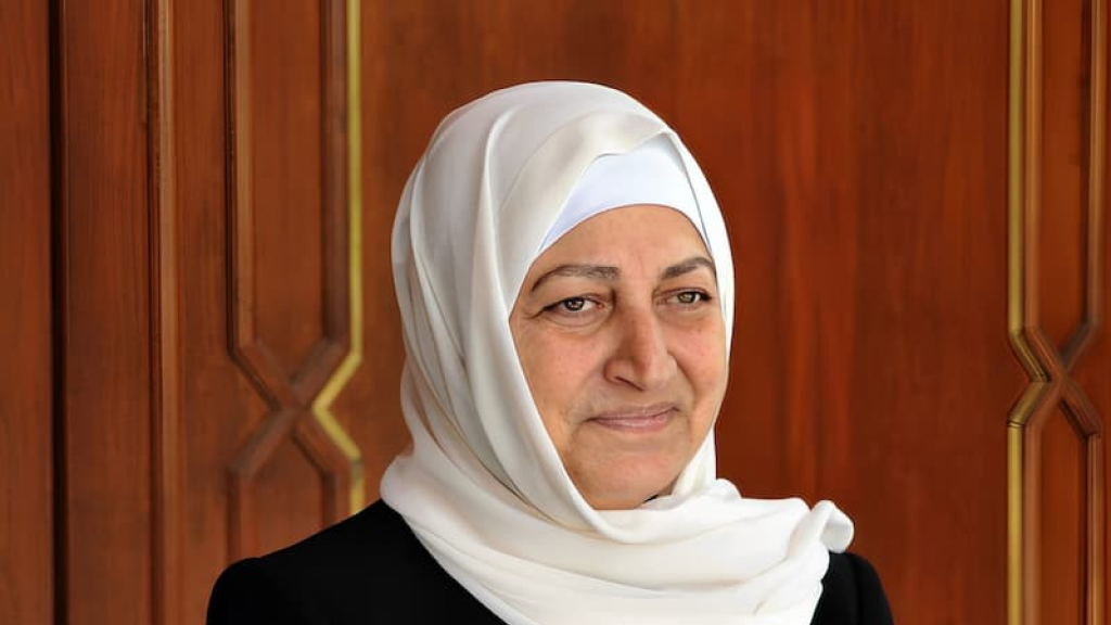 بهية الحريري تفقدت مهرجان Winter Sparkle Village في ثانوية رفيق الحريري