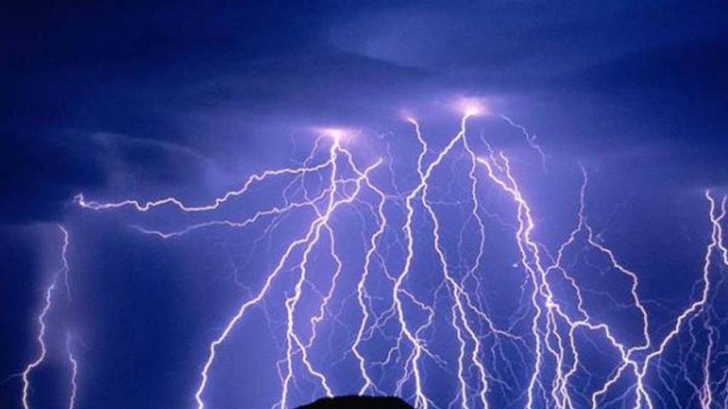 عواصف رعدية وثلوج تضرب لبنان وارشادات لوزارة الصحة بعد انتشار الانفلونزا الموسمية