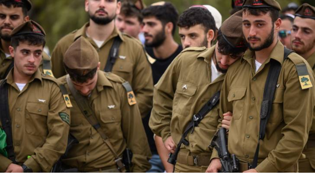 مأزق التجنيد في 