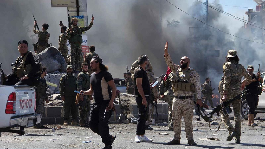 إحتجاجات “اللاذقية” توقع إصابات بين المتظاهرين وعناصر الأمن