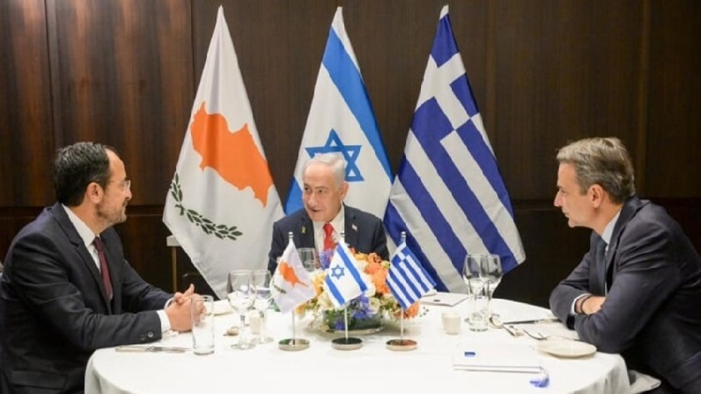 الاحتلال الاسرائيلي يوقع إتفاقية عسكرية مع اليونان وقبرص