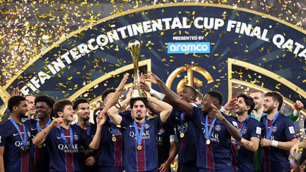 باريس سان جيرمان يتوج بجائزة أفضل نادي في العالم 2025