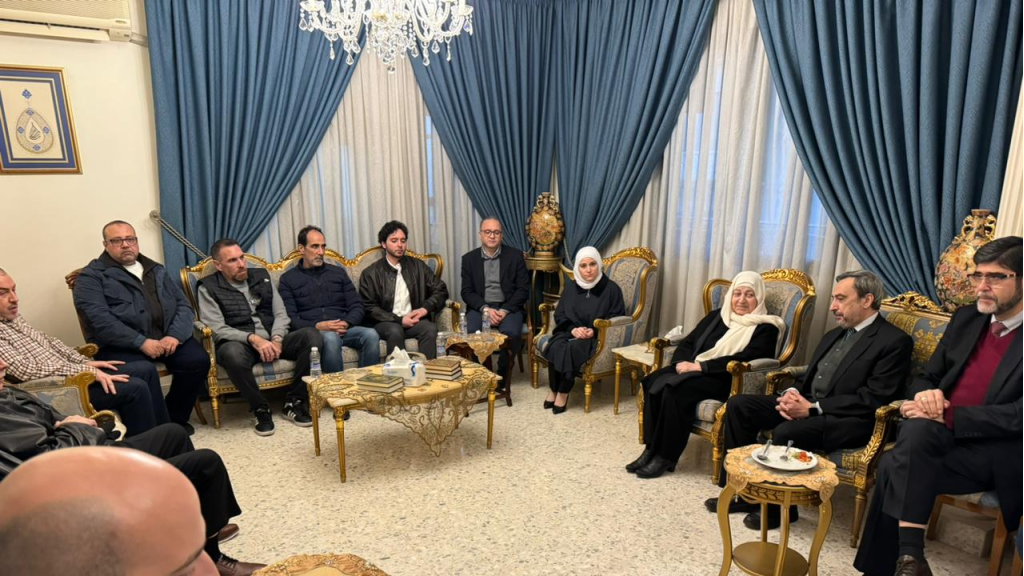 بهية الحريري تُقدّم بإسم الرئيس سعد الحريري التعازي للنائب عماد الحوت بوفاة والدته