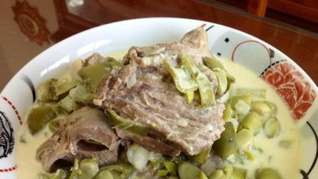 شرحات لحمة بالفول واللبن