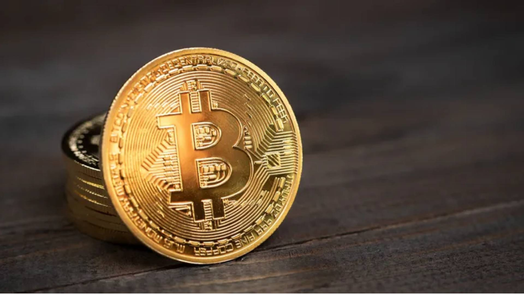 العملة الرقمية الأكثر شهرة تحافظ على الزخم الصاعد.. البيتكوين تلامس 90 ألف دولار