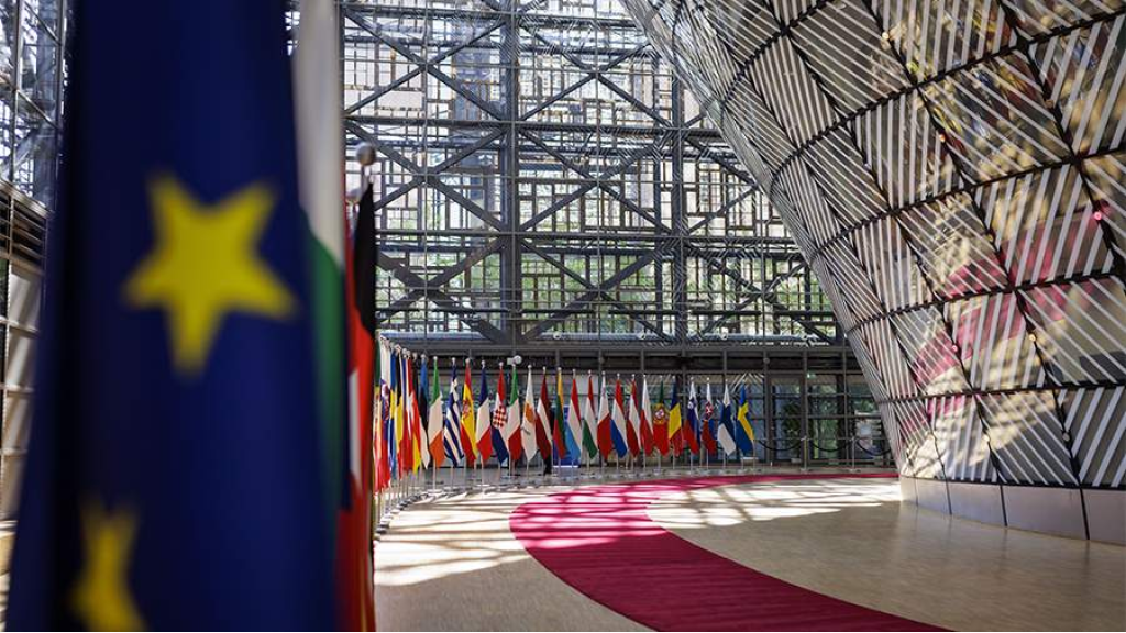 بوليتيكو: أوكرانيا لم تحرز أي تقدم نحو الانضمام إلى الاتحاد الأوروبي في 2025