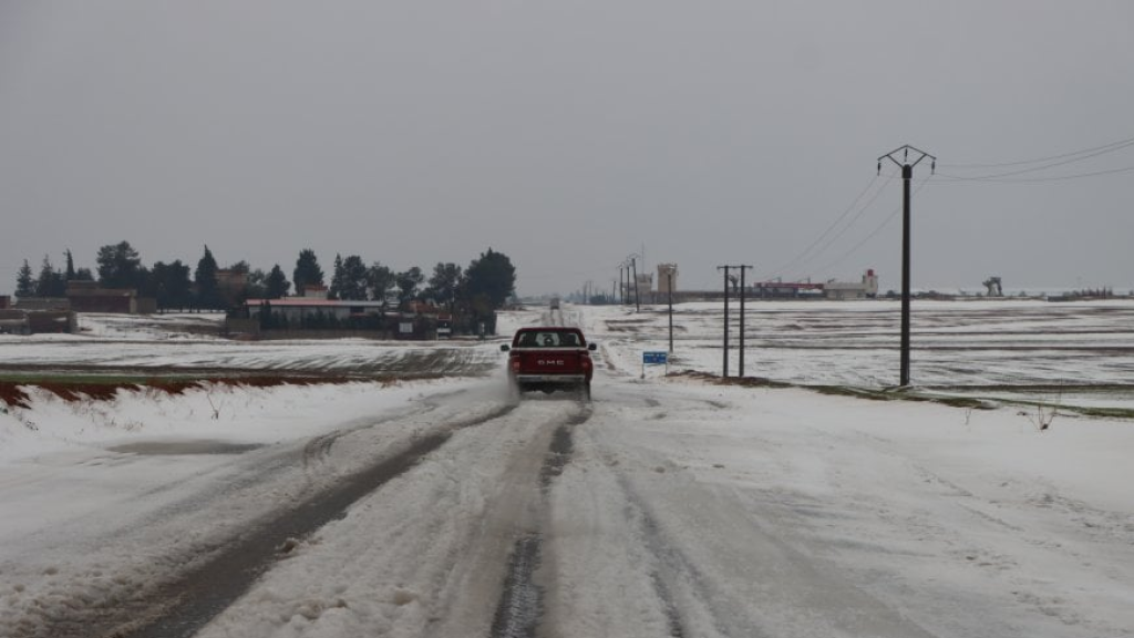 الطرقات الجبلية المقطوعة بسبب تراكم الثلوج: